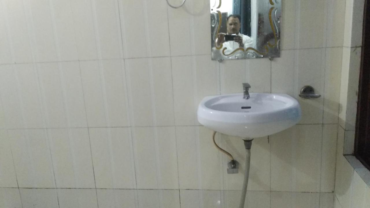 Hotel Giriraj Inn Varanasi Exterior foto