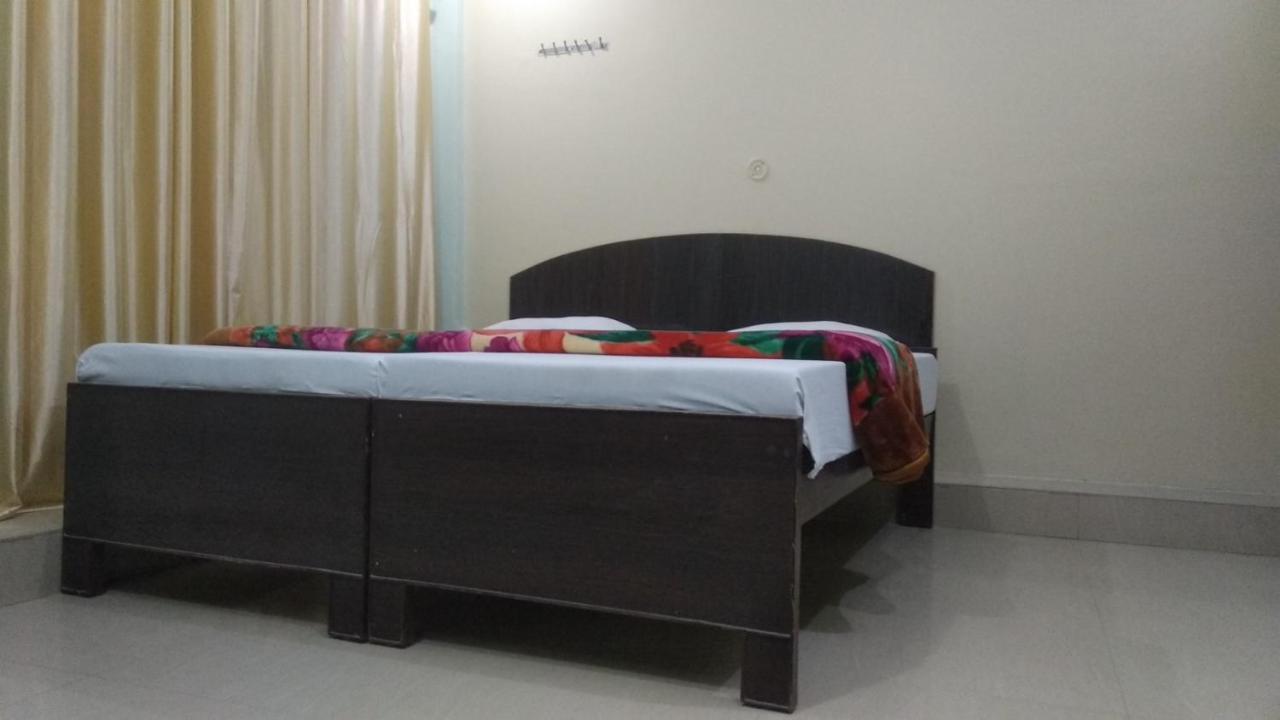 Hotel Giriraj Inn Varanasi Exterior foto